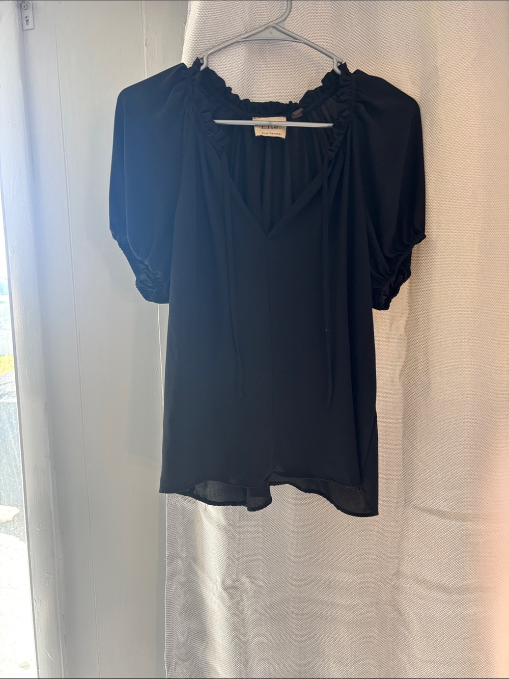 Elie Tahari Black Ruffled Tie-Neck Short Sleeve Blouse